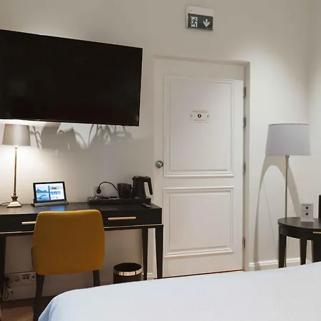 Bastian Hotel *